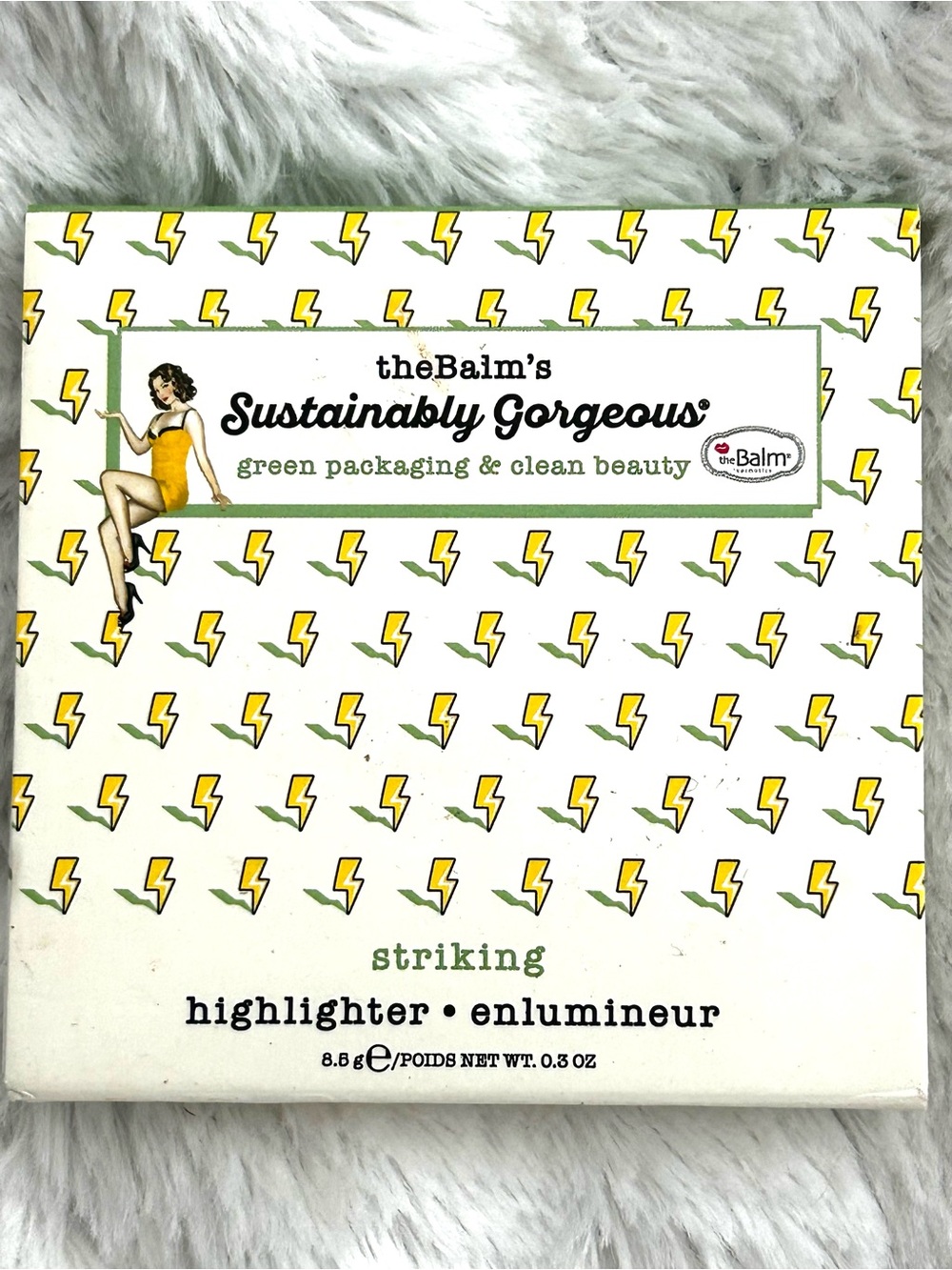 theBalm Sustainably Gorgeous Striking Highlighter - Striking
